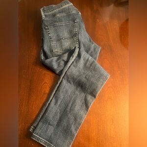 Lucky brand athletic taper size 31x30